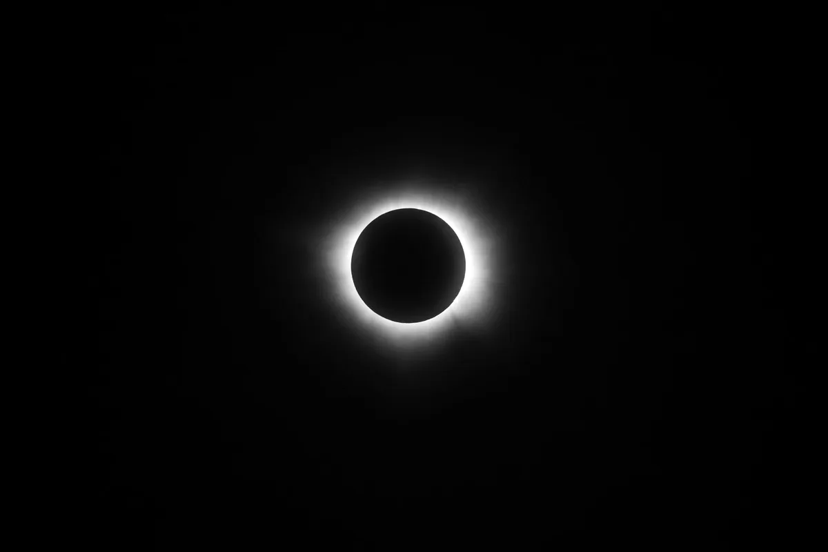 event horizon telescope black hole M87 orange ring space